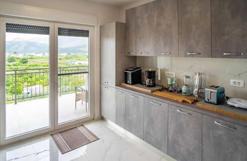 Opuzen Apartment | 3 bedroom accommodation in Vlaka