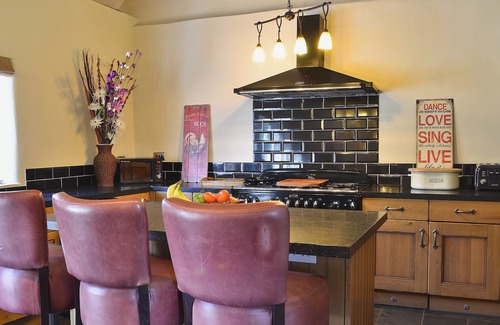 New Forest District Cottage | 3 bedroom accommodation in Bransgore, near Christchurch