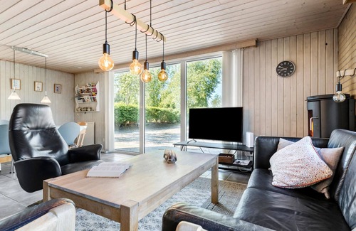 Hvalpsund House | 3 bedroom amazing home in Farsø