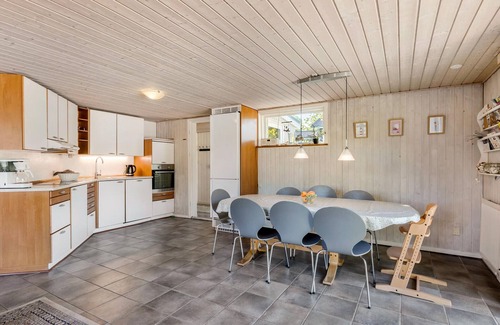 Hvalpsund House | 3 bedroom amazing home in Farsø