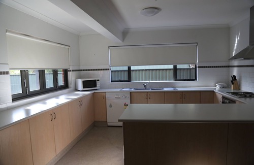 Golden Point Apartment | 3 Bedroom Apartment | Ideal for families, couples, individuals and others