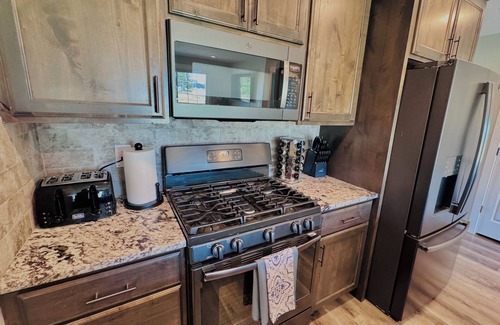 Moreland Apartment | 3-bedroom apartment/2 car garage/Blackfoot ID