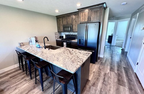 Moreland Apartment | 3-bedroom apartment/2 car garage/Blackfoot ID