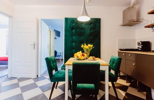 Wesoła Zachod Apartment | 3 bedroom apartment 7 minutes walk from the main square