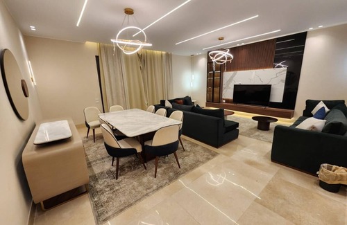 Sheikh Zayed City Apartment | 3-bedroom apartment in sheikh zayed with AC, WiFi c01