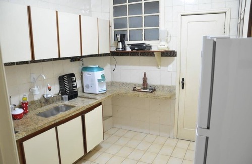 Itarare Apartment | 3 Bedroom Apartment in Front of Itararé Beach/S.V.