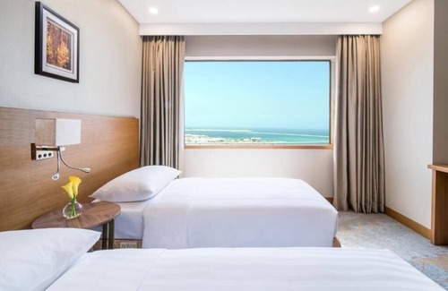Deira Hotel | 3 Bedroom Apartment Near Gold Souk Metro BY E R