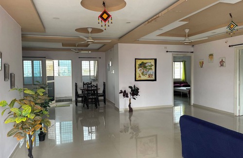 Banjara Hills Apartment | 3-bedroom apartment with WiFi, AC in Banjarahills near Care Hospital city centre