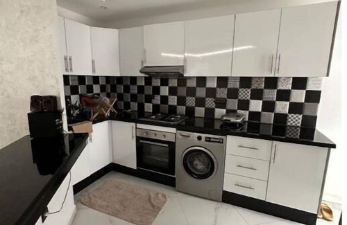 La Ville Haute Apartment | 3 Bedroom Apartment With Netflix & Private Parking