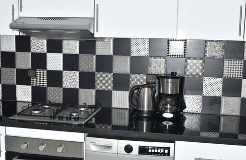 La Ville Haute Apartment | 3 Bedroom Apartment With Netflix & Private Parking