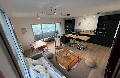 Republique - Les Ponts Apartment | 3-bedroom apartment with spacious balcony