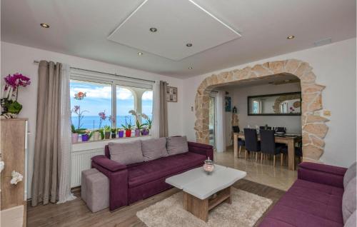 Veliko Brdo Apartment | 3 Bedroom Awesome Apartment In Makarska