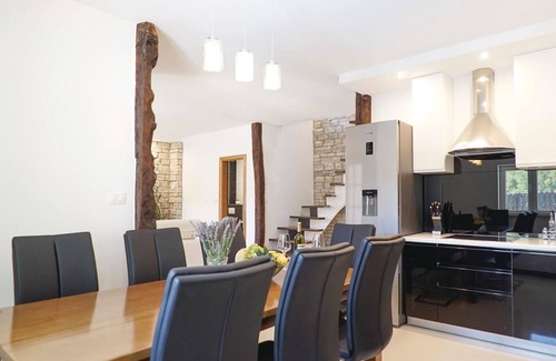 Prolozac House | 3 bedroom awesome home in Sumet