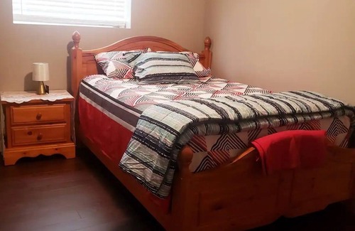 LaSalle House | 3 Bedroom basement unit with free parking and wifi