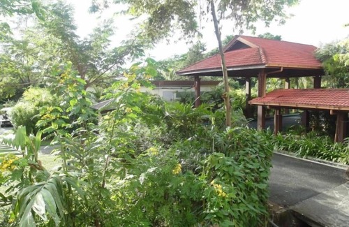Kuala Teriang Apartment | 3 Bedroom Beachfront Apartment