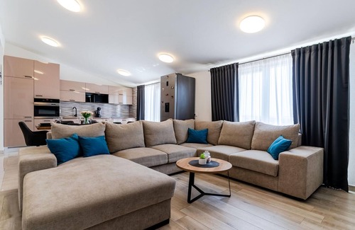 Solin Apartment | 3 bedroom beautiful apartment in Solin