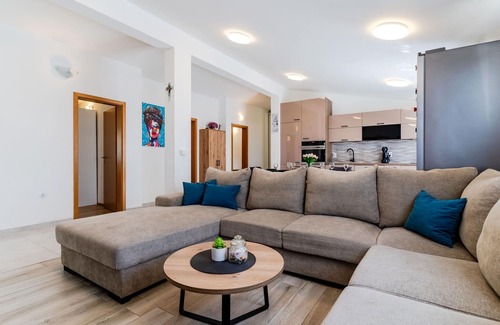 Solin Apartment | 3 bedroom beautiful apartment in Solin