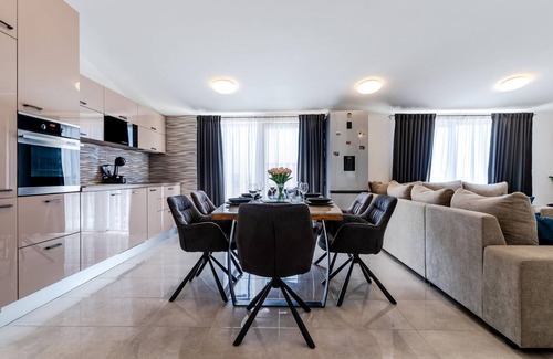Solin Apartment | 3 bedroom beautiful apartment in Solin