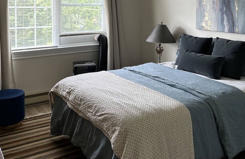 Lac-Brome House | 3 bedroom beautiful condo with Pool/lake/tennis courts access