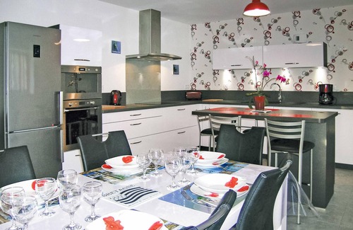 Dourdan House | 3 bedroom beautiful home in Dourdain