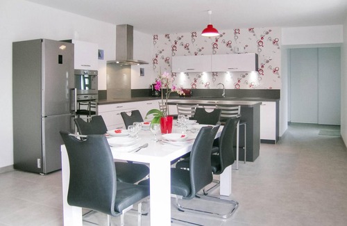 Dourdan House | 3 bedroom beautiful home in Dourdain