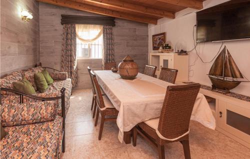 Antequera House | 3 Bedroom Beautiful Home In Antequera