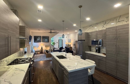 Atlanta House | 3-bedroom charming house in west midtown Atlanta with fitness room