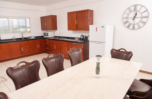 Falmouth Harbour House | 3-bedroom condo in fabulous Falmouth Harbour with WiFi, AC