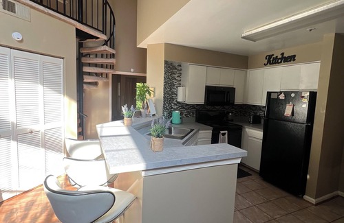Lake Arbor Condo | 3-bedroom condo in charming Bowie with AC