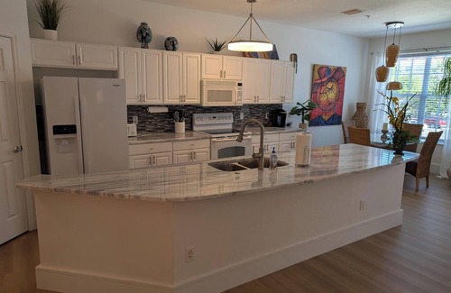 Majestic Palms Condo | 3-bedroom condo in South Fort Myers 10 minutes to Beaches