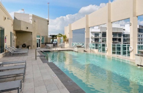 Riverwalk Fort Lauderdale Condo | 3-bedroom condo in marvelous Fort Lauderdale with WiFi, AC, fitness room