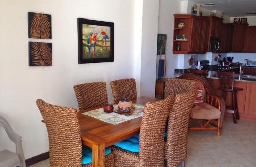 Barrio Los Faroles Apartment | 3 Bedroom Condo with Ocean View - Tres Regalos 201N