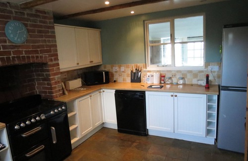 Heathfield Cottage | 3 bedroom cottage. Lovely walks. Cozy woodburning fire