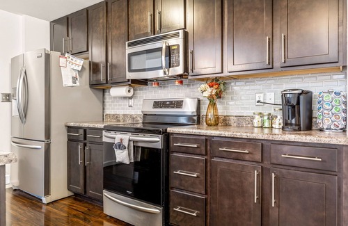 Cottleville House | 3 Bedroom Cottleville Retreat By StayLage