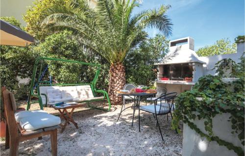 Bidol Apartment | 3 Bedroom Cozy Apartment In Makarska