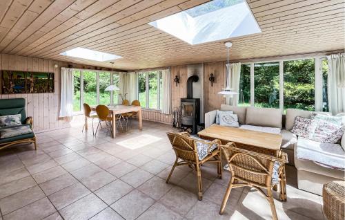 Ordrup House | 3 Bedroom Cozy Home In Fårevejle