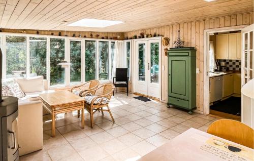 Ordrup House | 3 Bedroom Cozy Home In Fårevejle