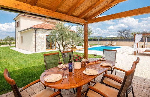 Drnis House | 3 bedroom cozy home in Kljuc