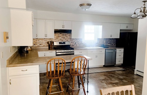 Fallentimber House | 3 Bedroom Family Home w/outdoor pool + hot tub
