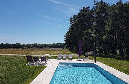 Fontaines-en-Sologne House | 3 bedroom house and TV lounge, private swimming pool, 50 ha forest, ponds, tennis court