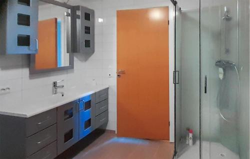 Vestbygd Apartment | 3 Bedroom Gorgeous Apartment In Borhaug