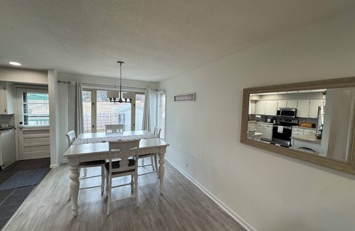 Millard House | 3 Bedroom - Gym - Office - Patio/Grill - Parking - Privacy