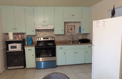 Rockdale Apartment | 3-bedroom Home away from home while in Rockdale A