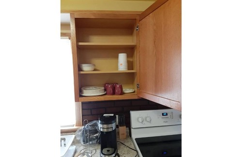 Jerseyville House | 3 Bedroom Home Away From Home