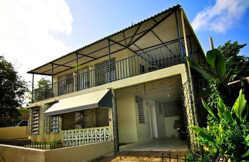 Minillas House | 3 Bedroom Home Best Price Bayamon by Rentalspr