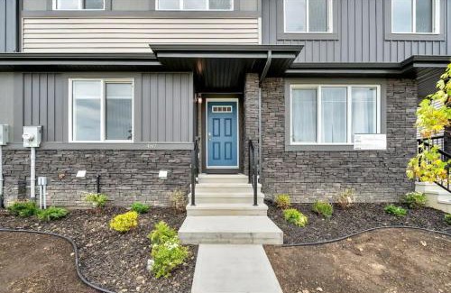 Southwest Edmonton House | 3 Bedroom Home in Glenridding Area