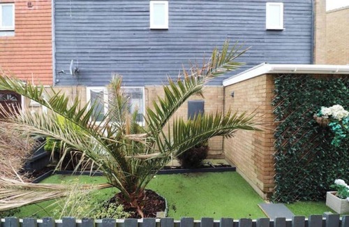 Grimsby House | 3 bedroom Home in Grimsby