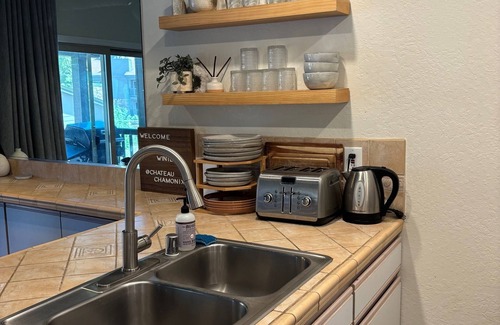 Mammoth Lakes Condo | 3-bedroom home in lovely Mammoth Lakes, walk to Canyon Lodge