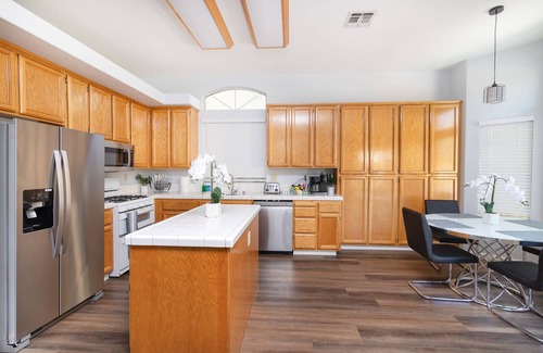 Elk Grove House | 3 bedroom home with pool!