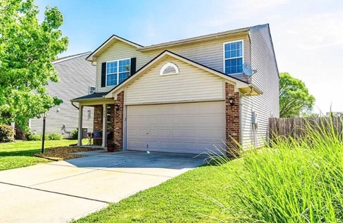 Brownsburg House | 3-bedroom home with fenced yard, 2 car garage and patio